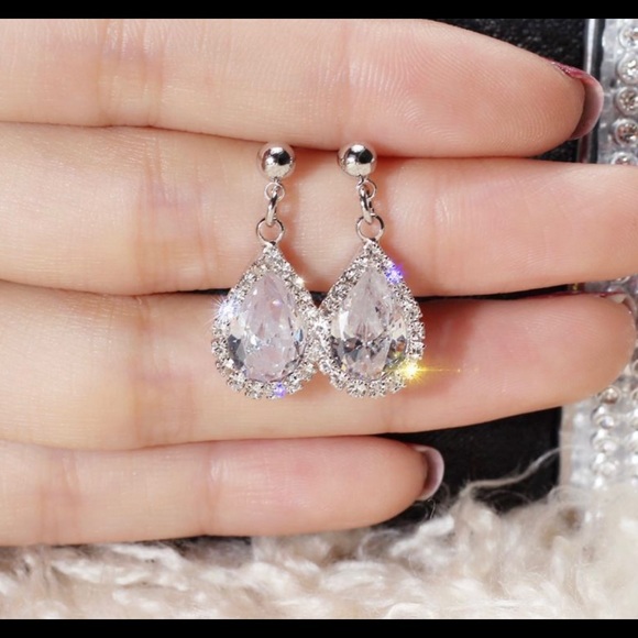 ‼️EARRINGS - Picture 2 of 7